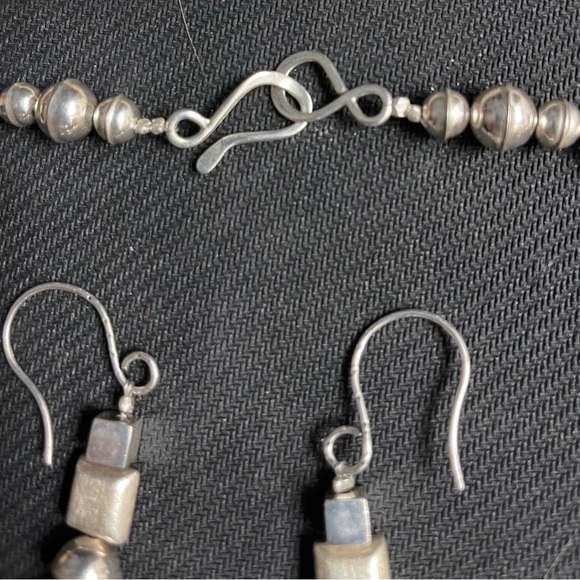 Hand Crafted Unique Earth “One of a Kind” Sterling Silver Necklace & Earrings. - Picture 3 of 6